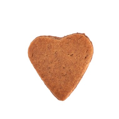 İzole kalp şeklinde kurabiye