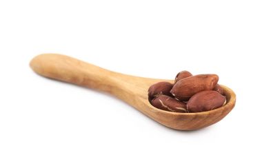 kaşık izole fıstık tam