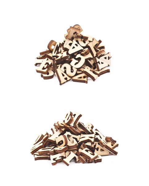 Купа дерев'яних різьблених літер ізольовані — стокове фото