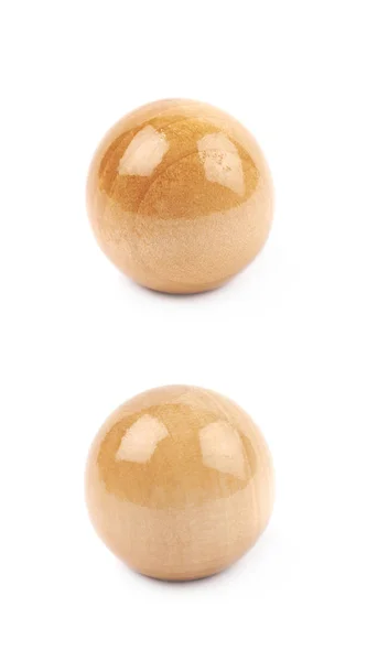 分離された単一の木製球体 — ストック写真