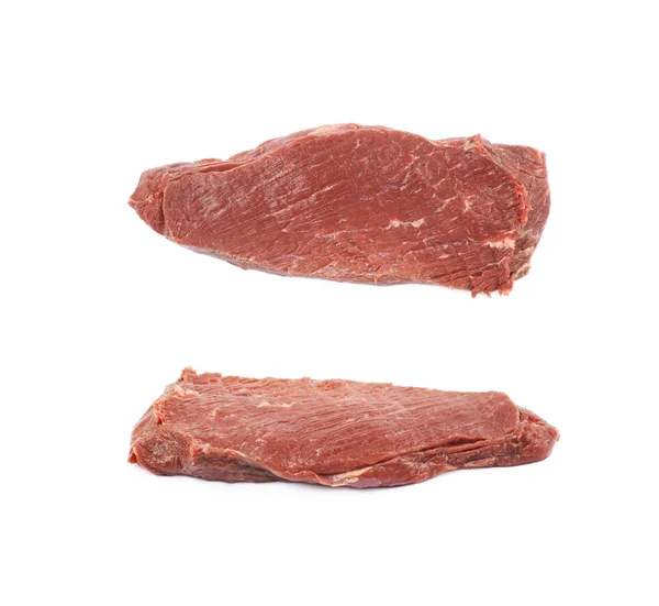 Einzelne Scheibe Rindfleisch isoliert — Stockfoto