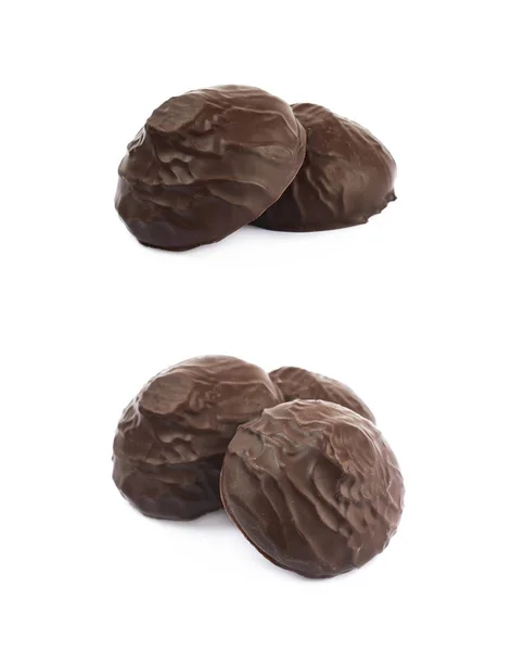 Guimauve recouverte de chocolat isolé — Photo