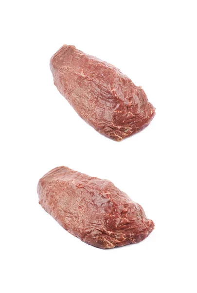 Einzelne Scheibe Rindfleisch isoliert — Stockfoto