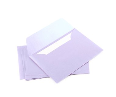 İzole kağıt zarf yığını