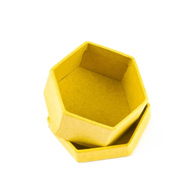 İzole kağıt hediye kutusu