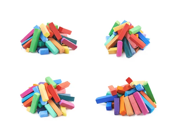 Mucchio di gessi pastello colorati isolati — Foto Stock