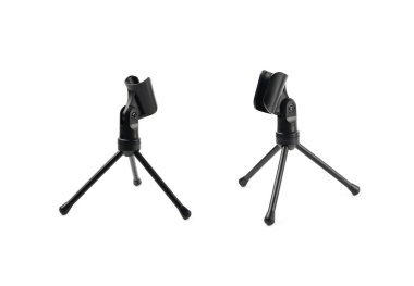 Siyah mikrofon raf izole standı