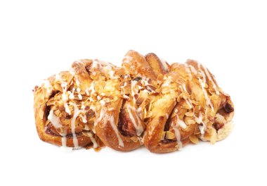 İzole tatlı tarçın pasta çörek