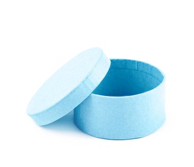 İzole kağıt hediye kutusu