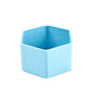 İzole kağıt hediye kutusu