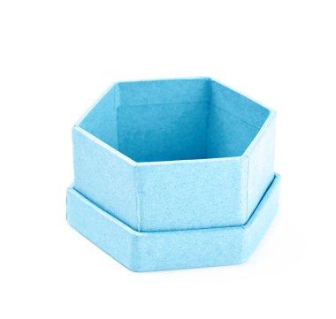 İzole kağıt hediye kutusu