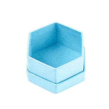 İzole kağıt hediye kutusu