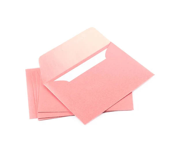 Pile d'enveloppes en papier isolées — Photo