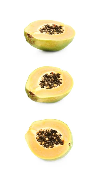 Geschnittene Hälfte einer Papaya-Frucht isoliert — Stockfoto