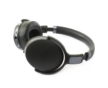 İzole siyah taşınabilir kulaklık