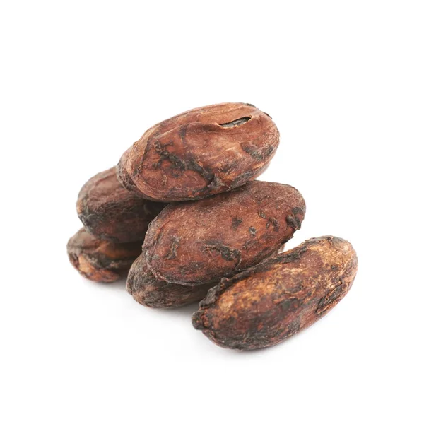 Peu de fèves de cacao isolées — Photo