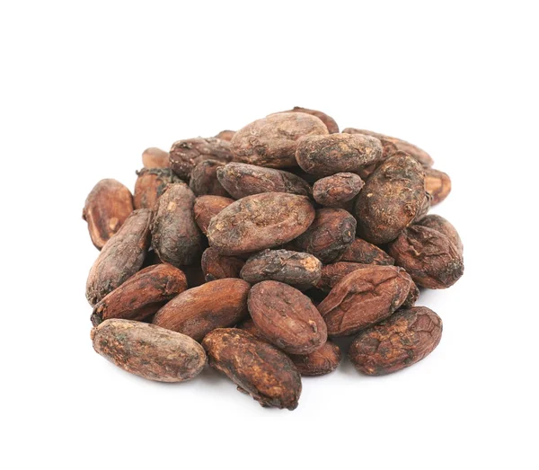 Montón de granos de cacao aislados — Foto de Stock