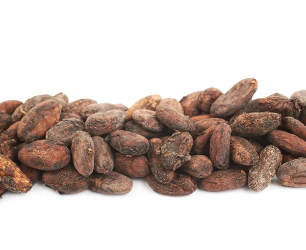 Línea de granos de cacao aislados — Foto de Stock