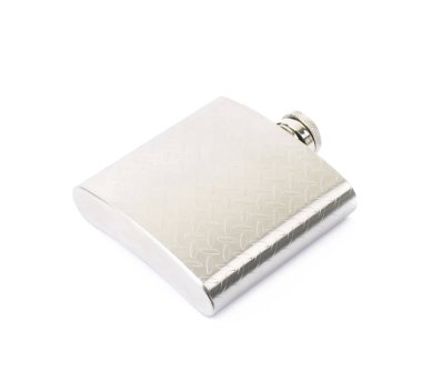 İzole krom metal içki şişesi