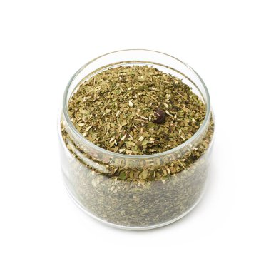 Mate çay yaprakları bir kavanoz içinde