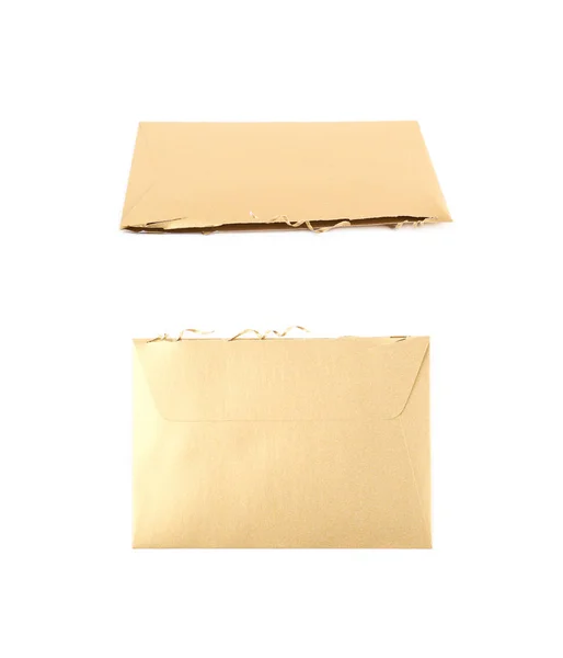 Gesneden open papieren envelop geïsoleerd — Stockfoto