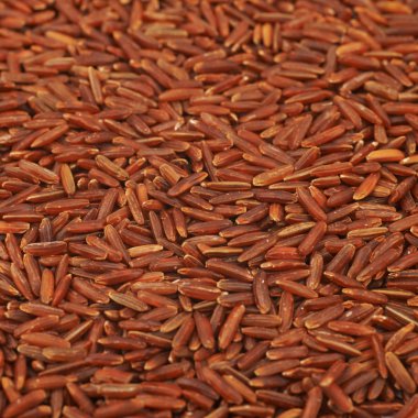 Kırmızı pilav ile kaplı yüzey