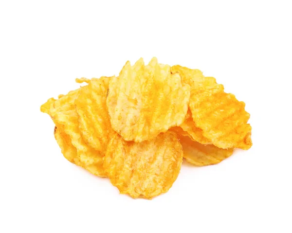 Haufen gewürzter Kartoffelchips isoliert — Stockfoto