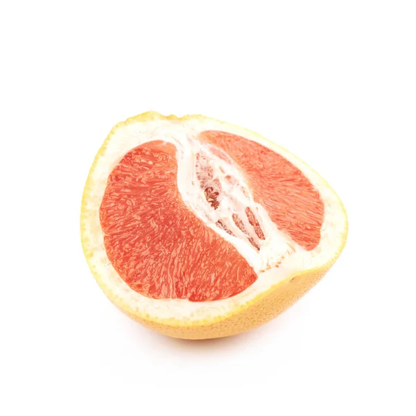 Сочный красный грейпфрут изолирован — стоковое фото