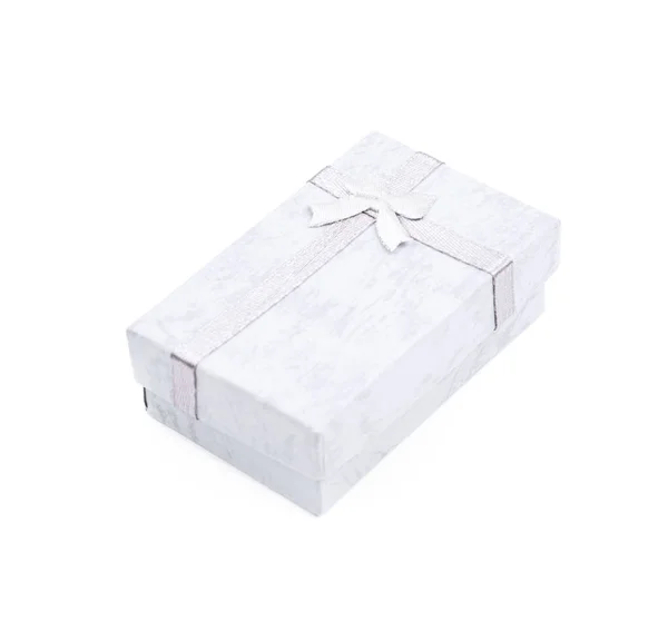 Κουτί δώρου με φιόγκο σε απομονωμένες — Φωτογραφία Αρχείου