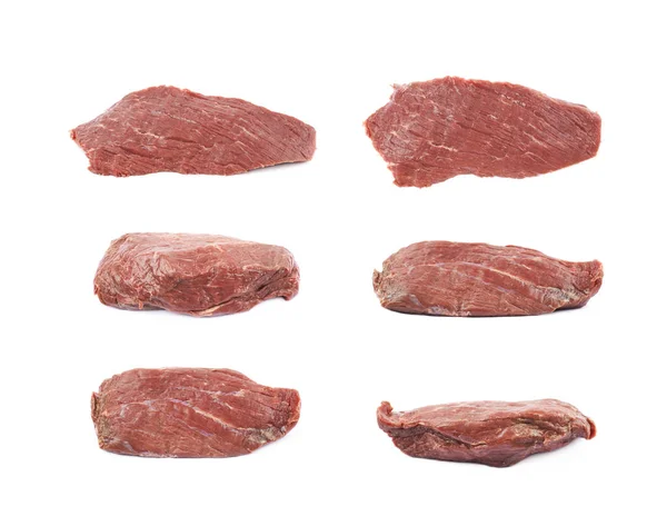 Einzelne Scheibe Rindfleisch isoliert — Stockfoto