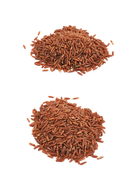 İzole kırmızı pirinç yığını — Stok fotoğraf