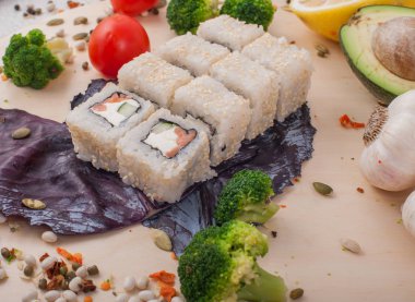 Rulo suşi. Sushi menüsü. Japon yemekleri.