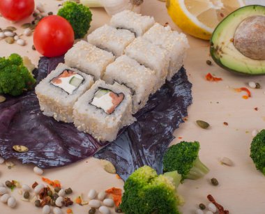 Rulo suşi. Sushi menüsü. Japon yemekleri.