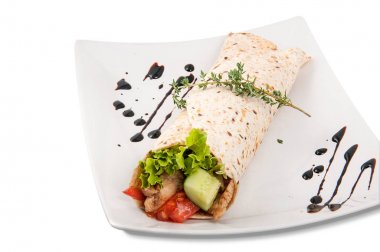 lokanta plaka üzerinde beyaz arka plan üzerinde