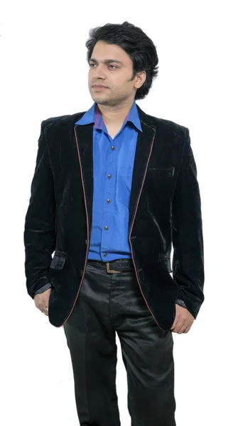 Indiana masculino modelo vestindo preto blazer — Fotografia de Stock