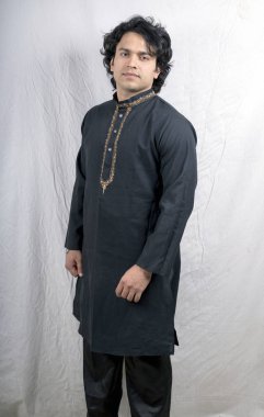 siyah kurta genç Hint modeli