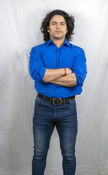 Joven Asiático Modelo Usando Azul Camisa Frontal Pos — Foto de Stock