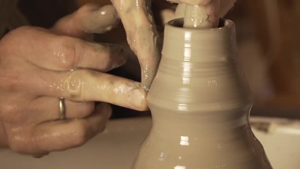 Cerâmica a ser feita. Cerâmica. Feito à mão . — Vídeo de Stock