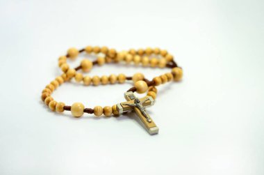 Tespih beyaz arkaplanda izole edildi