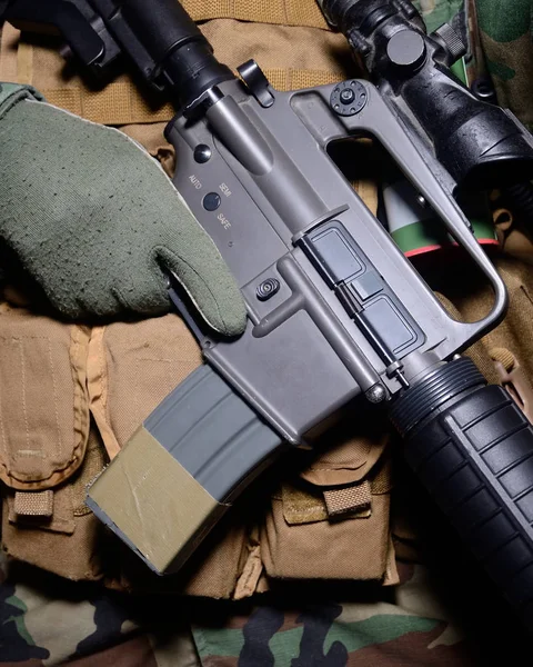 Fucile d'assalto m16, pistola, granata — Foto Stock