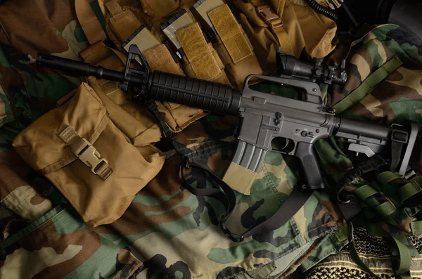 Assault rifle m16, pistol, grenade — Stock Photo, Image