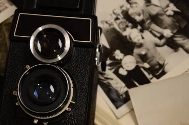 Eski Film kamera ile eski fotoğrafları. Çift objektifli refleks fotoğraf makinesi