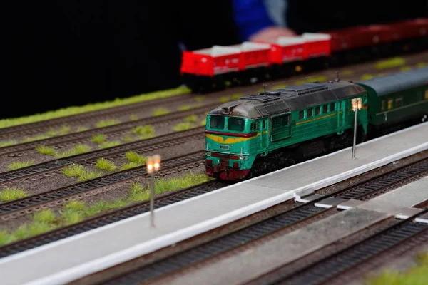 Modello di treno sulla ferrovia — Foto Stock