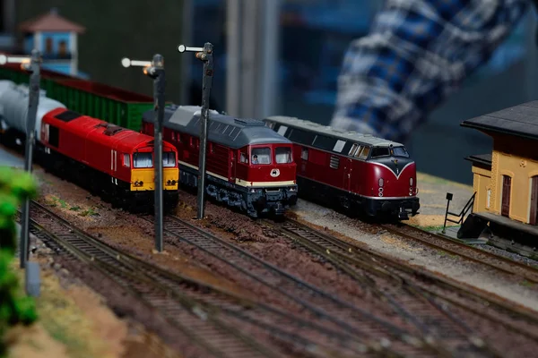 Modello di treno sulla ferrovia — Foto Stock