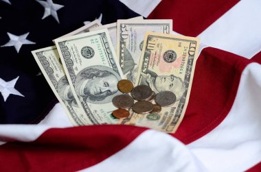 Para ve ABD bayrağı