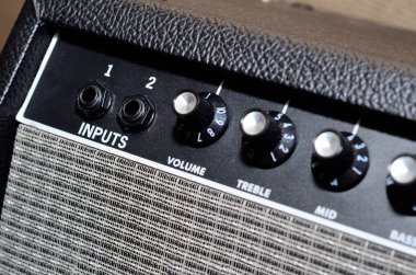 Elektro gitar tarak elektrik