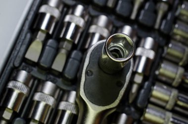 Birden çok Bit tornavida cırcırla