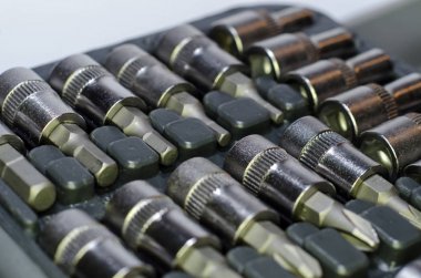 Birden çok Bit tornavida cırcırla