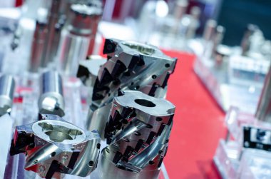 Değirmen kesici araçlarına yakın çekim.