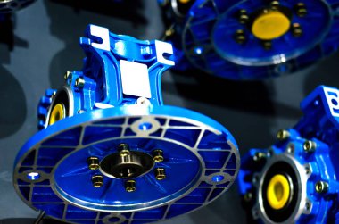 Solucan dişlileri satılık..